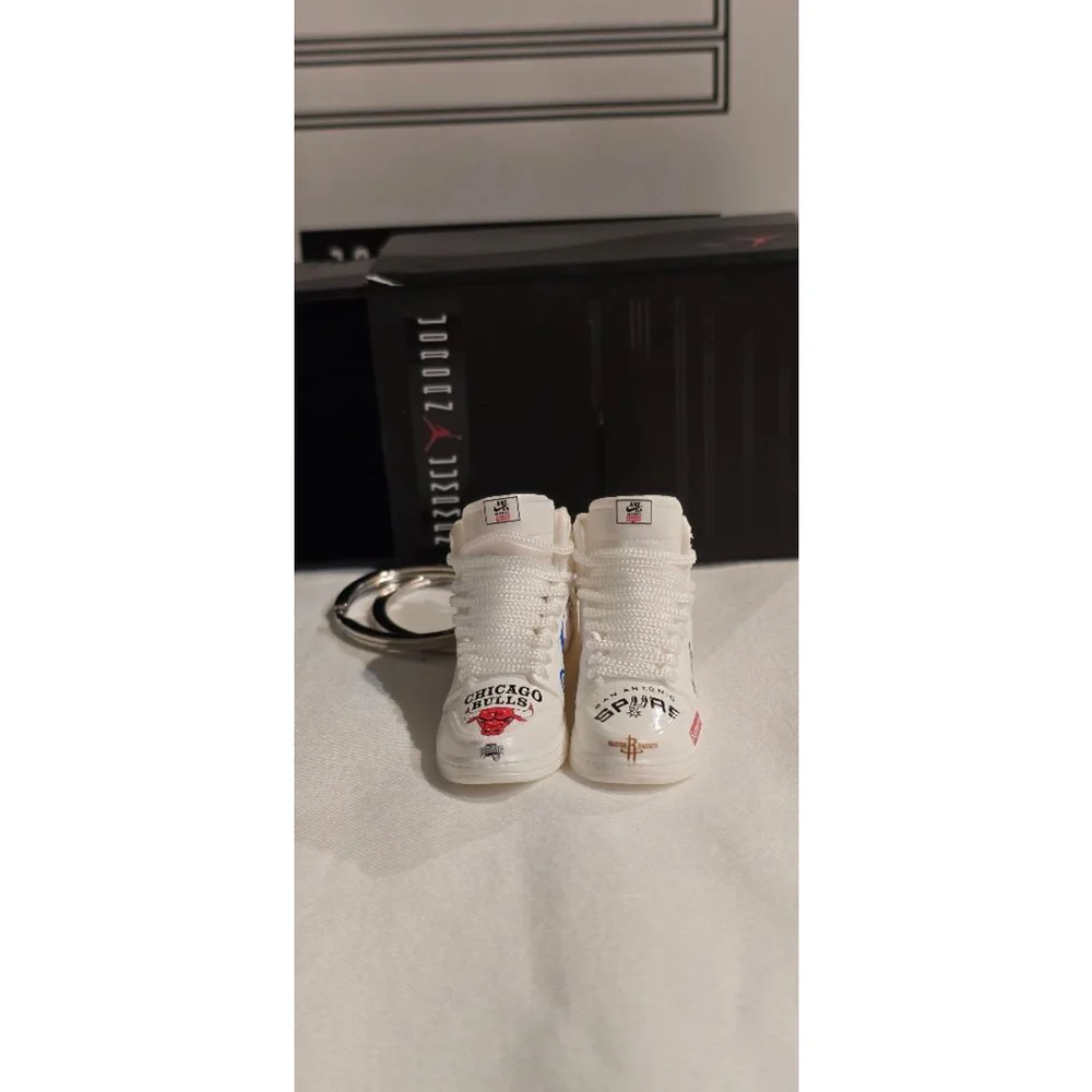 Unisex White Sneaker Keychain Set with Box and Bag One Size